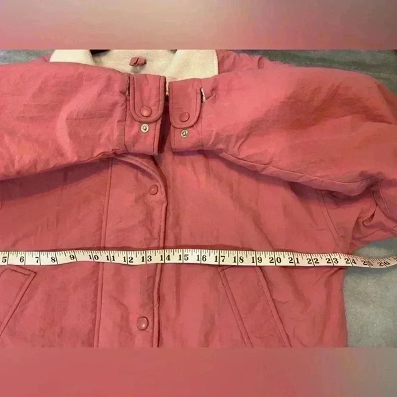 VTG Woolrich Pink Nylon Cream Fleece Lined Jacket Logo Collared Size Large - Picture 2 of 15